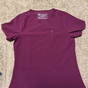 Medgear Women's Short Sleeve scrub top size medium